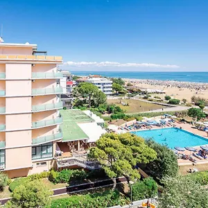 Royal 4* Bibione