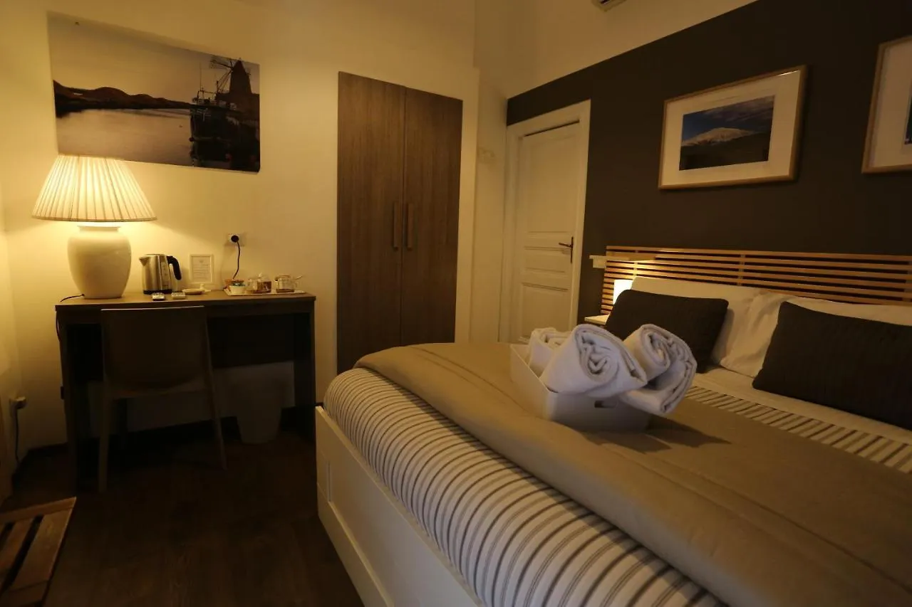 Mava Bed & Breakfast Catania 3*,  Italy